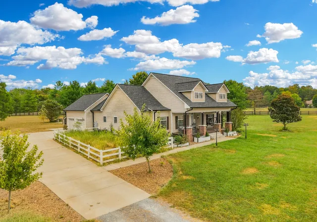 Photo 2 of Single family home for sale at 3762 Rockdale Fellowship Rd, Mount Juliet, TN 37122 | MLS# 3598195 | Listing updated on 2026-10-22