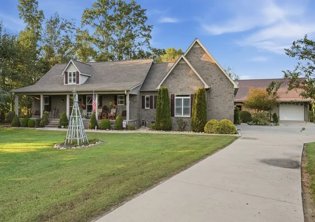 Photo 3 of Single family home for sale at 1895 Elrod Rd, Manchester, TN 37355 | MLS# 3598654 | Listing updated on 2026-09-25
