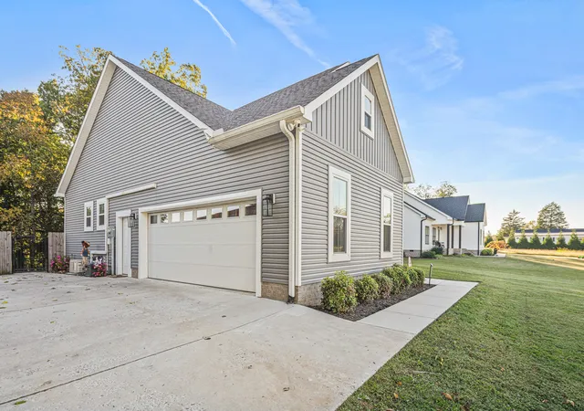 Photo 3 of Single family home for sale at 2656 Laws Rd, Mc Minnville, TN 37110 | MLS# 3596645 | Listing updated on 2026-10-04