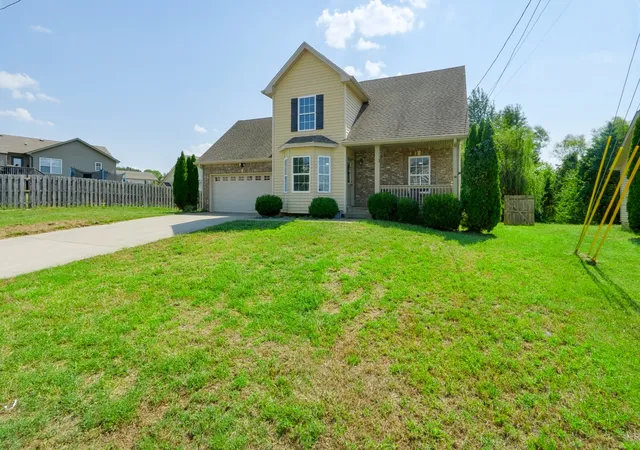 Photo 3 of Single family home for sale at 936 Silty Dr, Clarksville, TN 37042 | MLS# 3601505 | Listing updated on 2026-09-26