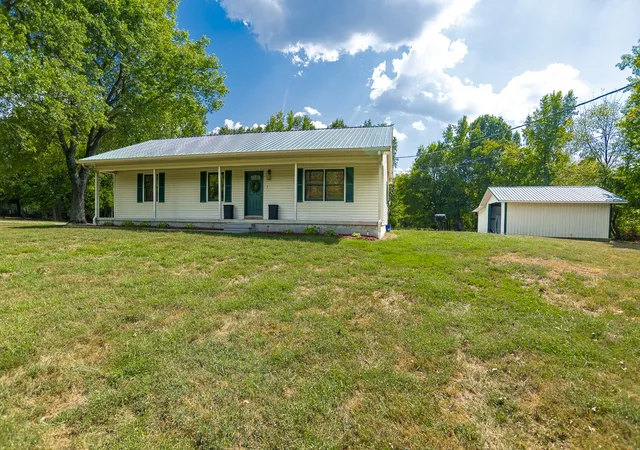 Photo 1 of Single family home for sale at 373 Snell Rd, Shelbyville, TN 37160 | MLS# 3597576 | Listing updated on 2026-09-22