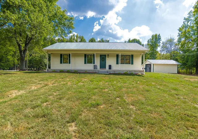 Photo 2 of Single family home for sale at 373 Snell Rd, Shelbyville, TN 37160 | MLS# 3597576 | Listing updated on 2026-09-22