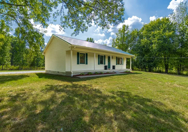 Photo 3 of Single family home for sale at 373 Snell Rd, Shelbyville, TN 37160 | MLS# 3597576 | Listing updated on 2026-09-22