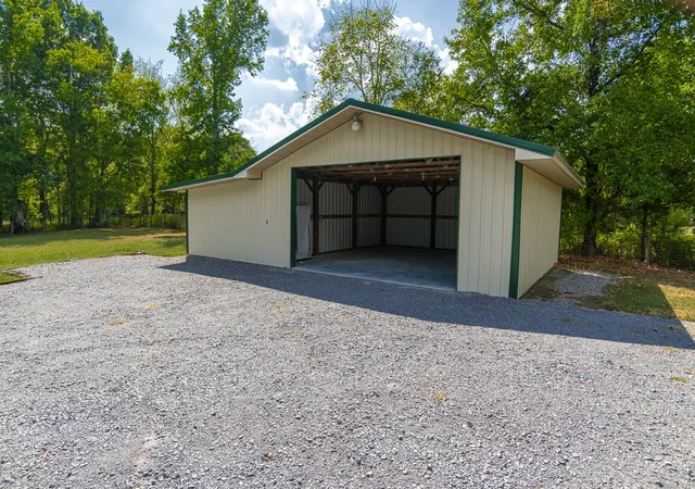 Photo 4 of Single family home for sale at 373 Snell Rd, Shelbyville, TN 37160 | MLS# 3597576 | Listing updated on 2026-09-22