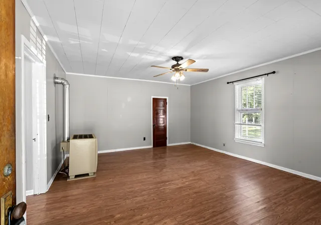 Photo 3 of Single family home for sale at 2022 Highway 47 E, Dickson, TN 37055 | MLS# 3597942 | Listing updated on 2026-10-09
