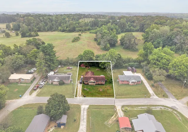 Photo 2 of Single family home for sale at 306 Circle Hl Dr, Mc Minnville, TN 37110 | MLS# 3596626 | Listing updated on 2026-10-08