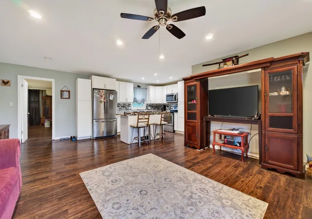 Photo 3 of Single family home for sale at 306 Circle Hl Dr, Mc Minnville, TN 37110 | MLS# 3596626 | Listing updated on 2026-10-08