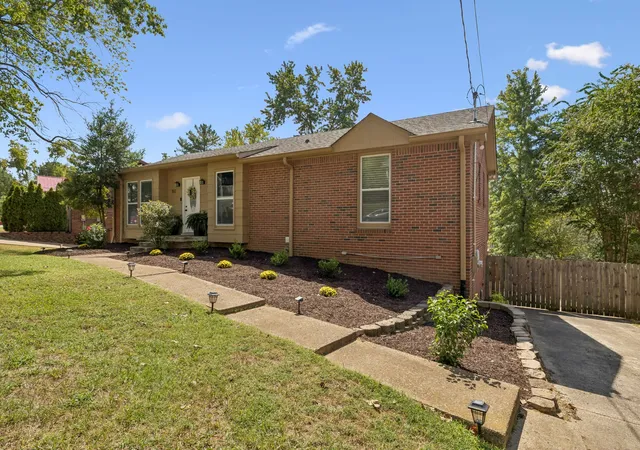 Photo 2 of Single family home for sale at 513 Tobylynn Dr, Nashville, TN 37211 | MLS# 3597787 | Listing updated on 2026-09-23