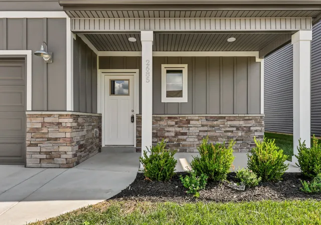 Photo 3 of Single family home for sale at 2685 Brewster Dr, Clarksville, TN 37042 | MLS# 3596622 | Listing updated on 2026-09-21