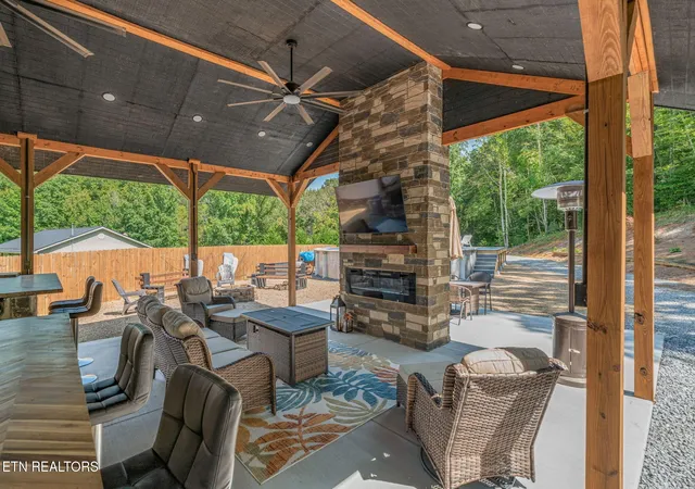 Photo 2 of Single family home for sale at 221 Pearl Meadows Way, Del Rio, TN 37727 | MLS# 3596629 | Listing updated on 2026-09-28
