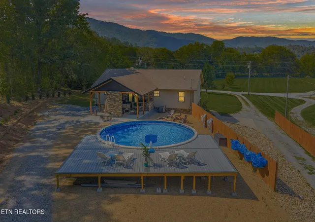 Photo 3 of Single family home for sale at 221 Pearl Meadows Way, Del Rio, TN 37727 | MLS# 3596629 | Listing updated on 2026-09-28