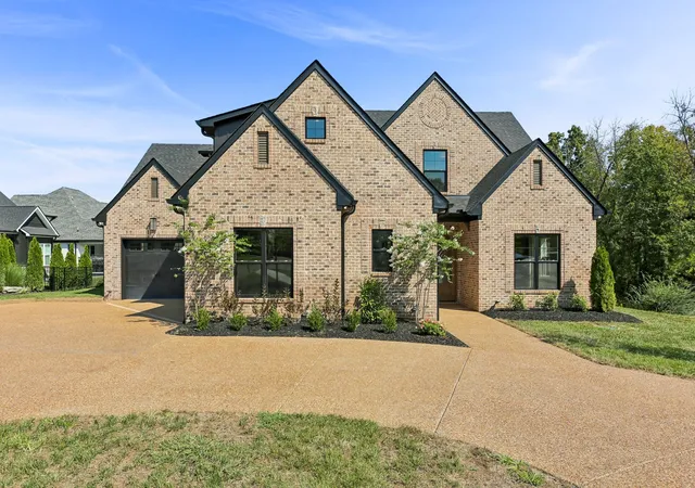 Photo 2 of Single family home for sale at 1137 Willow Springs Dr, Lebanon, TN 37087 | MLS# 3597250 | Listing updated on 2026-09-21