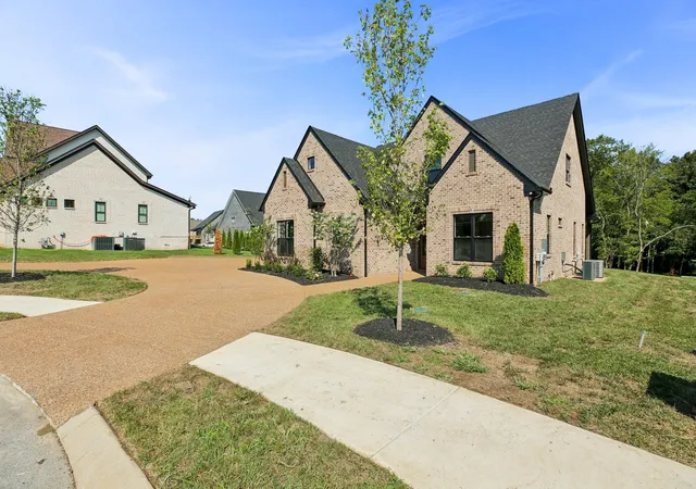 Photo 3 of Single family home for sale at 1137 Willow Springs Dr, Lebanon, TN 37087 | MLS# 3597250 | Listing updated on 2026-09-21