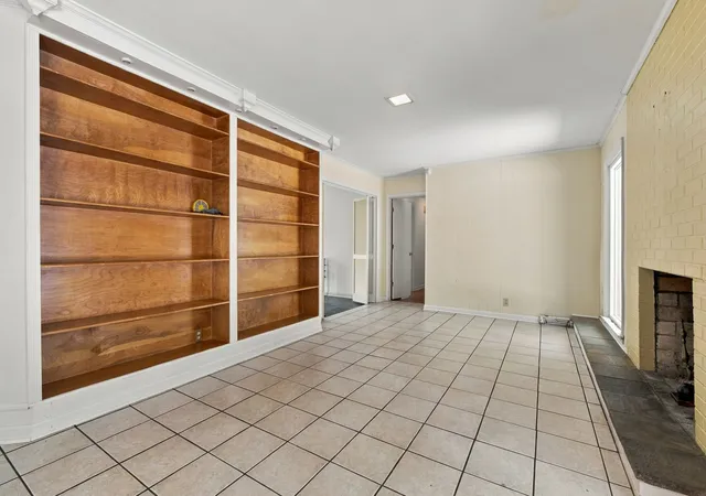 Photo 1 of Single family home for sale at 195 Forestwood Dr, Nashville, TN 37209 | MLS# 3610596 | Listing updated on 2026-10-28