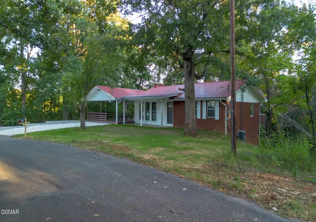 Photo 1 of Sale Pending at 1072 Sunset Cir, Newport, TN 37821 | MLS# 3596921 | Listing updated on 2026-09-21