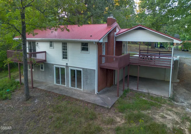 Photo 4 of Sale Pending at 1072 Sunset Cir, Newport, TN 37821 | MLS# 3596921 | Listing updated on 2026-09-21