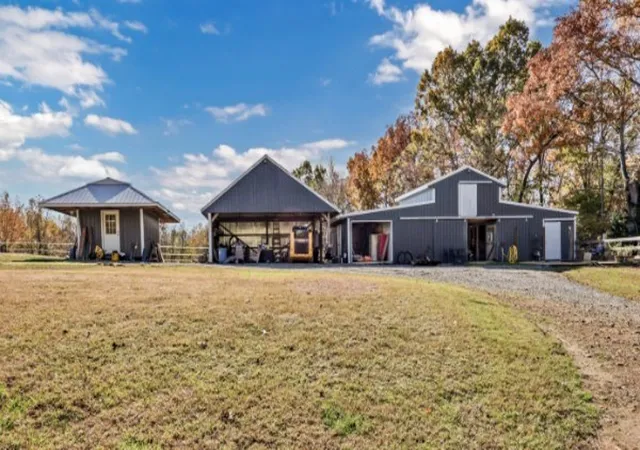 Photo 1 of Single family home for sale at 2753 Jarrell Ridge Rd, Clarksville, TN 37043 | MLS# 3596965 | Listing updated on 2026-09-26