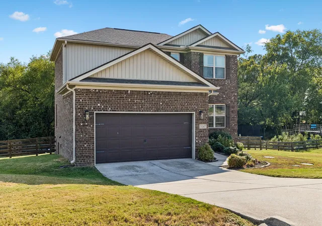 Photo 2 of Single family home for sale at 5147 Vinnie Dell Dr, Chapel Hill, TN 37034 | MLS# 3597480 | Listing updated on 2026-10-05