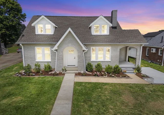 Photo 3 of Single family home for sale at 911 Fairwin Ave, Nashville, TN 37216 | MLS# 3602188 | Listing updated on 2026-10-04