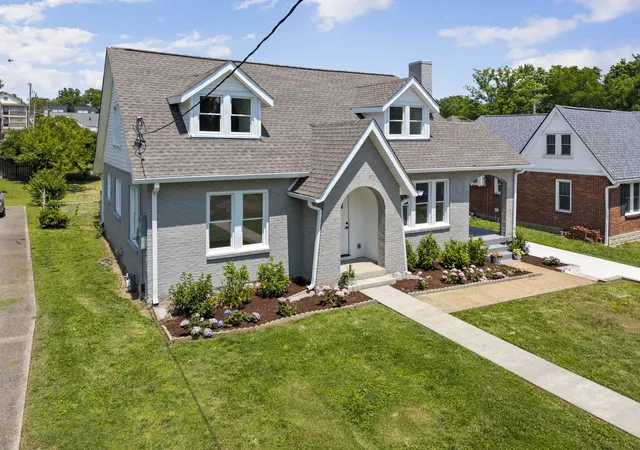 Photo 4 of Single family home for sale at 911 Fairwin Ave, Nashville, TN 37216 | MLS# 3602188 | Listing updated on 2026-10-04