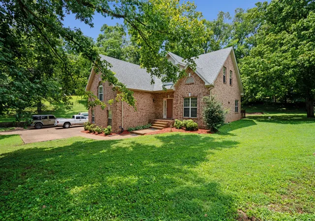Photo 1 of Single family home for sale at 1011 Dickens Dr, Mount Juliet, TN 37122 | MLS# 3598529 | Listing updated on 2026-10-09