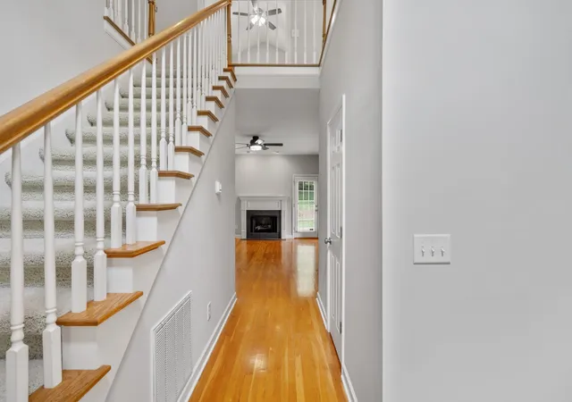 Photo 3 of Single family home for sale at 1011 Dickens Dr, Mount Juliet, TN 37122 | MLS# 3598529 | Listing updated on 2026-10-09