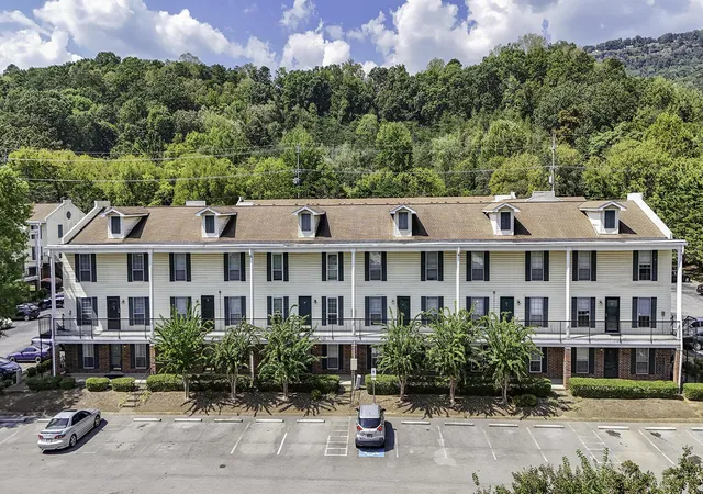 Photo 1 of Condo for sale at 900 Mountain Crk Rd #135, Chattanooga, TN 37405 | MLS# 3596979 | Listing updated on 2026-09-21