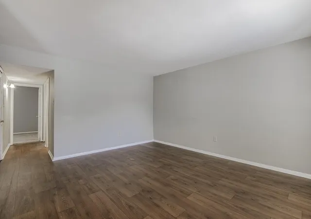 Photo 2 of Condo for sale at 900 Mountain Crk Rd #135, Chattanooga, TN 37405 | MLS# 3596979 | Listing updated on 2026-09-21
