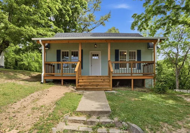 Photo 3 of Single family home for sale at 993 Lewisburg Hwy, Pulaski, TN 38478 | MLS# 3597146 | Listing updated on 2026-09-21