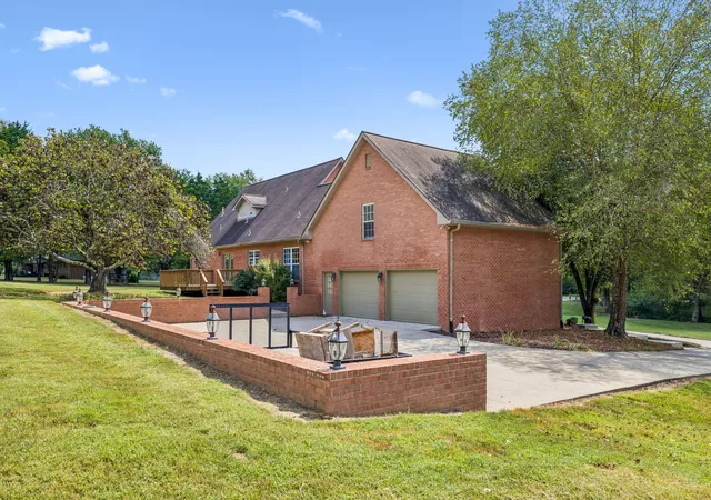 Photo 1 of Single family home for sale at 4575 Central Pike, Hermitage, TN 37076 | MLS# 3597093 | Listing updated on 2026-10-05