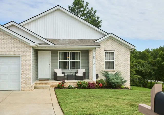 Photo 2 of Single family home for sale at 107 Sage Dr, Springfield, TN 37172 | MLS# 3598759 | Listing updated on 2026-09-25