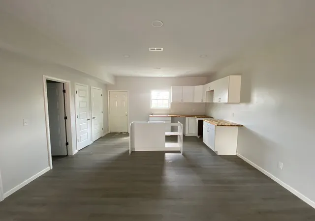 Photo 3 of Multi family home for sale at 338 Cedar Ct, Clarksville, TN 37042 | MLS# 3597002 | Listing updated on 2026-09-21