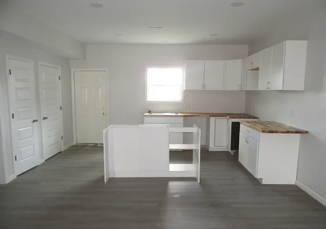 Listing Photo 4 - Condo for sale in building located at 338 Cedar Ct, Clarksville, TN 37042