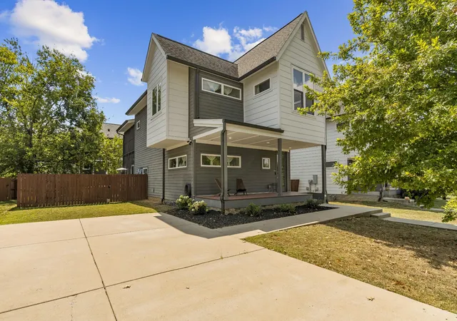 Photo 1 of Single family home for sale at 5929 Deal Ave, Nashville, TN 37209 | MLS# 3597153 | Listing updated on 2026-09-23