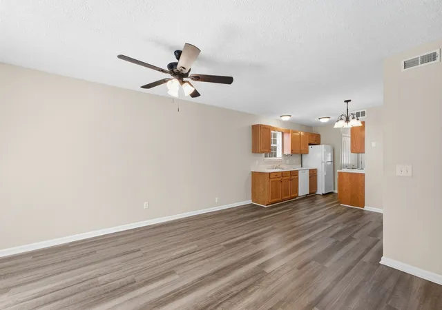 Photo 4 of Townhouse for sale at 1427 Middleborough Ct, Murfreesboro, TN 37130 | MLS# 3598647 | Listing updated on 2026-09-26