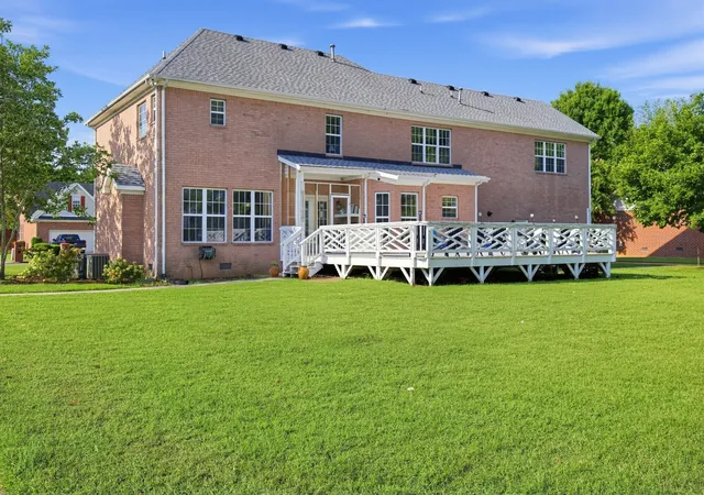 Photo 4 of Single family home for sale at 2326 Amber Glen Dr, Murfreesboro, TN 37128 | MLS# 3597317 | Listing updated on 2026-10-22