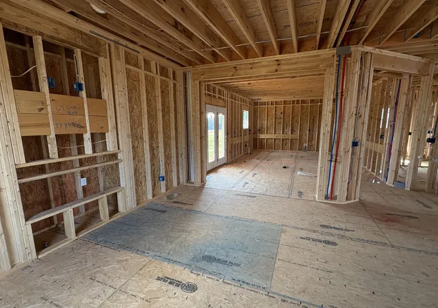 Photo 3 of Single family home for sale at 810 Cedar Wood Dr, Clarksville, TN 37043 | MLS# 3597126 | Listing updated on 2026-09-21