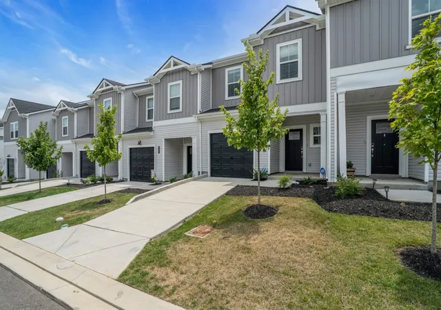 Photo 2 of Townhouse for sale at 4689 Ridge Bnd Dr, Nashville, TN 37207 | MLS# 3597521 | Listing updated on 2026-09-22