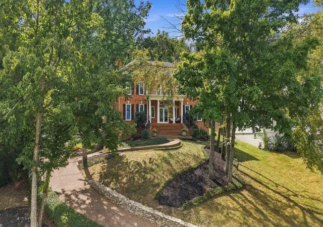 Photo 3 of Single family home for sale at 1581 Fawn Crk Rd, Brentwood, TN 37027 | MLS# 3615274 | Listing updated on 2026-10-20