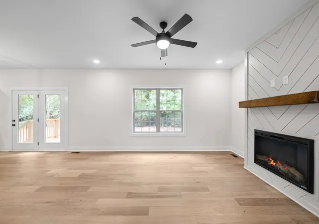 Photo 2 of Single family home for sale at 310 Switchgrass Dr, Clarksville, TN 37042 | MLS# 3599225 | Listing updated on 2026-10-21
