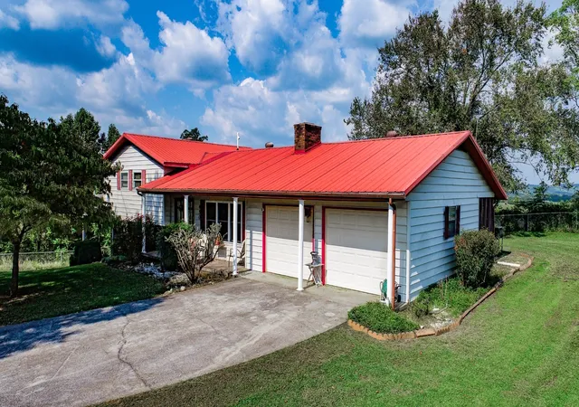 Photo 2 of Single family home for sale at 450 Cottage Way, Parrottsville, TN 37843 | MLS# 3597027 | Listing updated on 2026-09-29