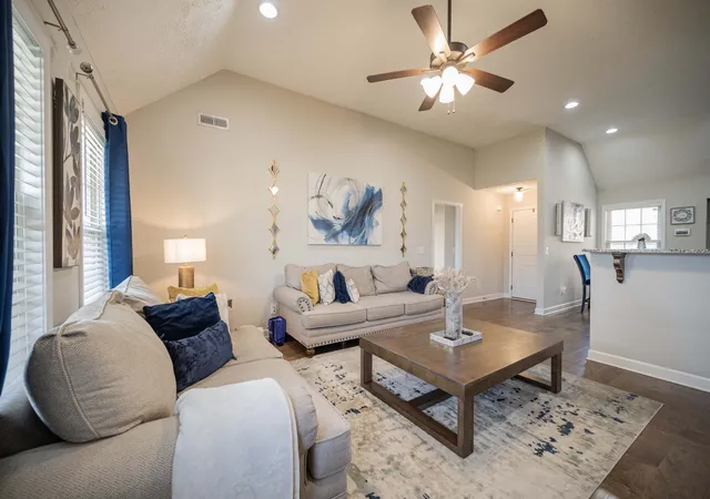 Photo 1 of Single family home for sale at 8041 Manchester Pike, Murfreesboro, TN 37127 | MLS# 3597053 | Listing updated on 2026-09-24