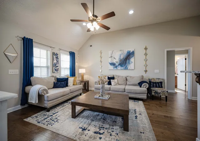 Photo 3 of Single family home for sale at 8041 Manchester Pike, Murfreesboro, TN 37127 | MLS# 3597053 | Listing updated on 2026-09-24