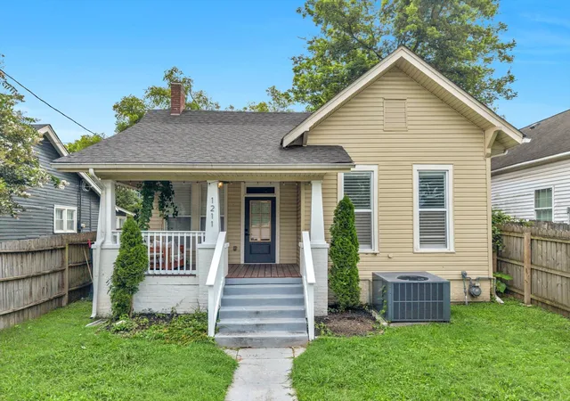Photo 2 of Single family home for sale at 1211 Stainback Ave, Nashville, TN 37207 | MLS# 3598466 | Listing updated on 2026-10-02