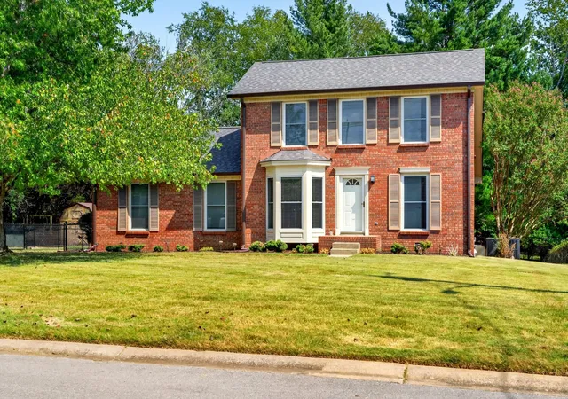 Photo 2 of Single family home for sale at 1307 Barbara Dr, Clarksville, TN 37043 | MLS# 3597437 | Listing updated on 2026-09-23