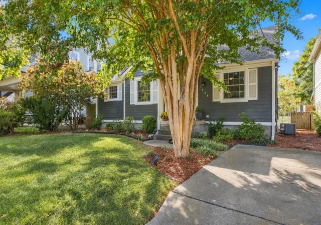 Photo 2 of Single family home for sale at 1334 Stainback Ave, Nashville, TN 37207 | MLS# 3602144 | Listing updated on 2026-10-02