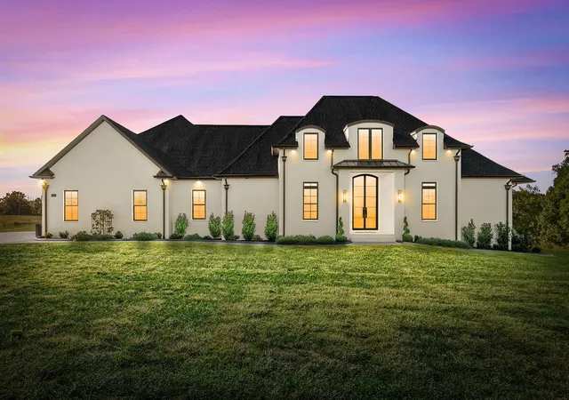 Photo 2 of Single family home for sale at 1914 Hickory Point Rd, Clarksville, TN 37043 | MLS# 3599030 | Listing updated on 2026-10-03