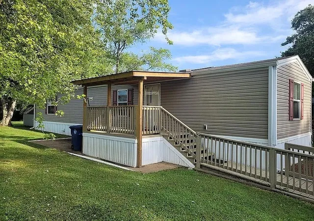 Photo 1 of Manufactured home for sale at 5718 Berdene Cir, Ooltewah, TN 37363 | MLS# 3597112 | Listing updated on 2026-09-21