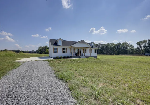 Photo 2 of Single family home for sale at 4031 Wells Rd, Springfield, TN 37172 | MLS# 3597131 | Listing updated on 2026-09-21