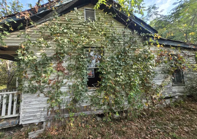 Photo 1 of Single family home for sale at 704 N Water St, Columbia, TN 38401 | MLS# 3597109 | Listing updated on 2026-09-25